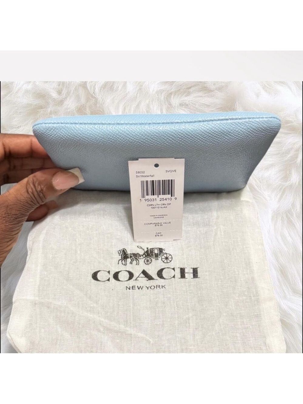 Coach Sky Blue Wristlet NWT and Dust bag. - Picture 4 of 4